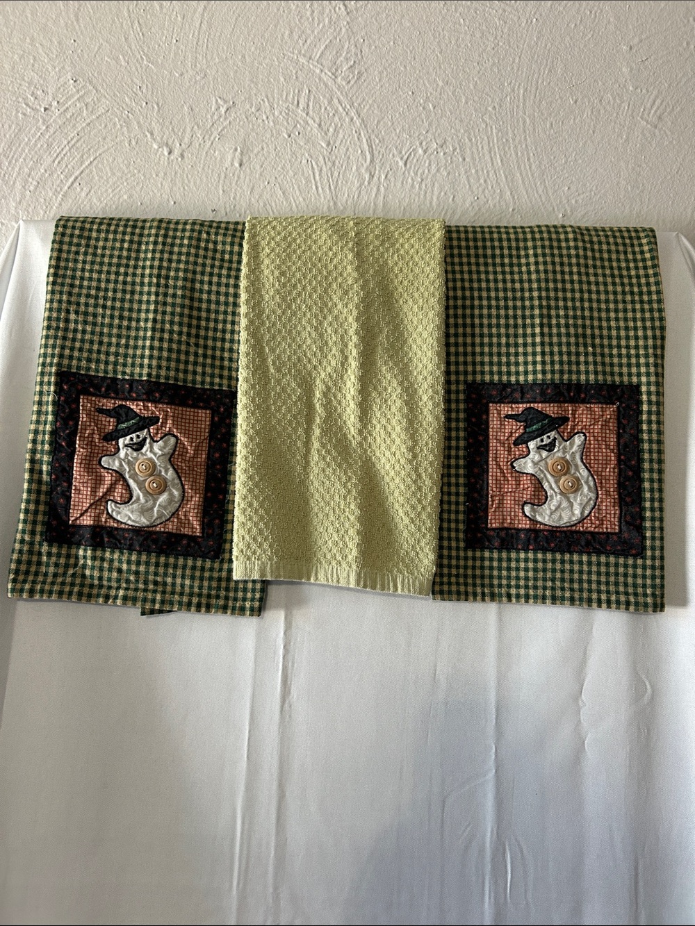 Sonoma primitive-style green/tan checkered hand towel set appliqué ghost